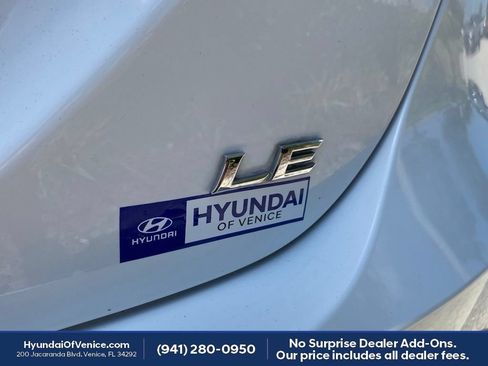 Used 2018 Toyota Camry LE FWD image 23