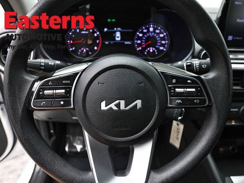 Used 2022 Kia Forte LXS FWD image 10