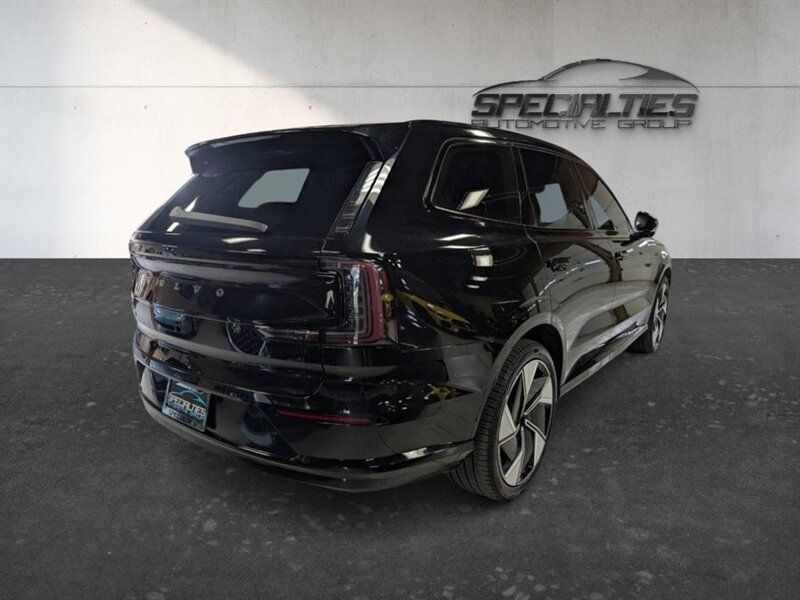 Used 2025 Volvo EX90 Ultra AWD/4WD image 10