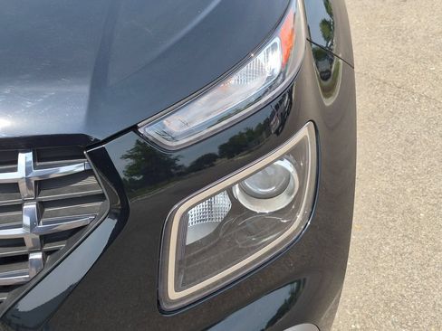 Certified 2023 Hyundai Venue SEL FWD image 9