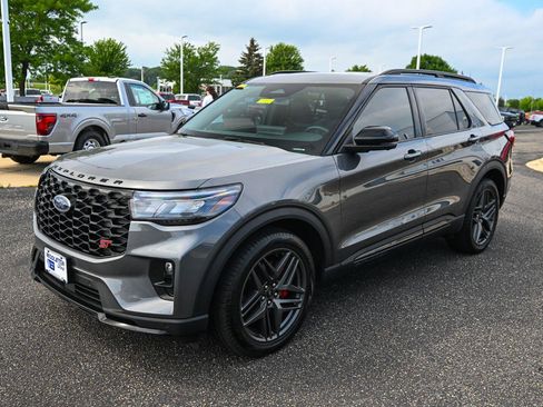 Certified 2025 Ford Explorer ST w/ Sun And Sound Package AWD/4WD image 9