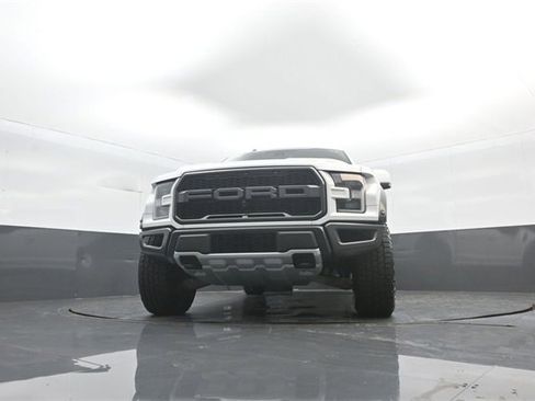 Certified 2018 Ford F150 Raptor w/ Equipment Group 802A Luxury image 28