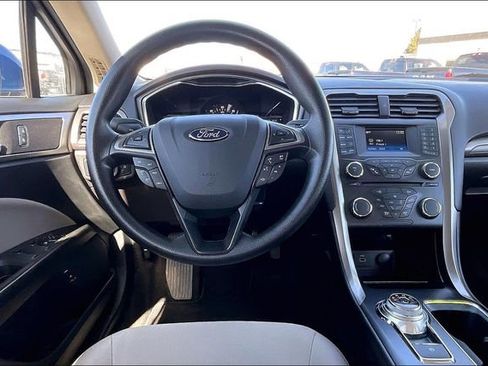 Used 2018 Ford Fusion S image 5