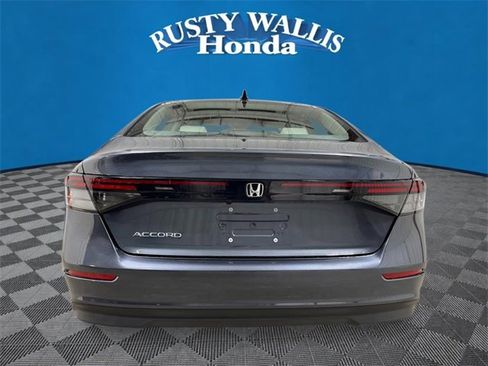 New 2025 Honda Accord SE image 4