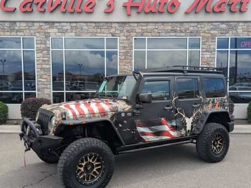 Used 2017 Jeep Wrangler Unlimited Rubicon w/ Connectivity Group AWD/4WD image 1