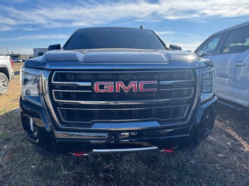 Used 2023 GMC Yukon AT4 w/ AT4 Premium Package image 2