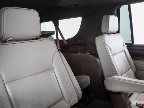 Used 2021 GMC Yukon XL SLT w/ SLT Luxury Plus Package image 33