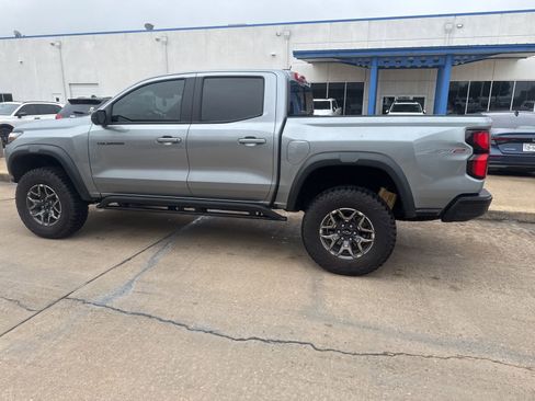 Used 2025 Chevrolet Colorado ZR2 w/ Technology Package AWD/4WD image 6