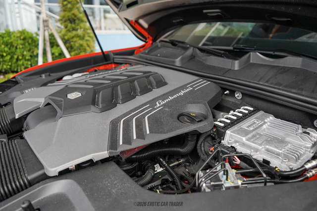 Used 2024 Lamborghini Urus S AWD/4WD image 18