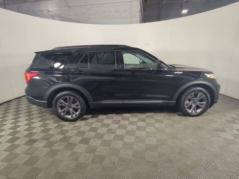 Used 2023 Ford Explorer XLT w/ Equipment Group 202A image 9