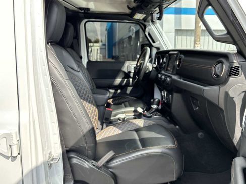 Used 2022 Jeep Wrangler Unlimited Sahara image 28