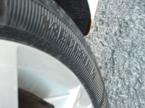 Used 2016 Volkswagen Golf Limited Edition image 40