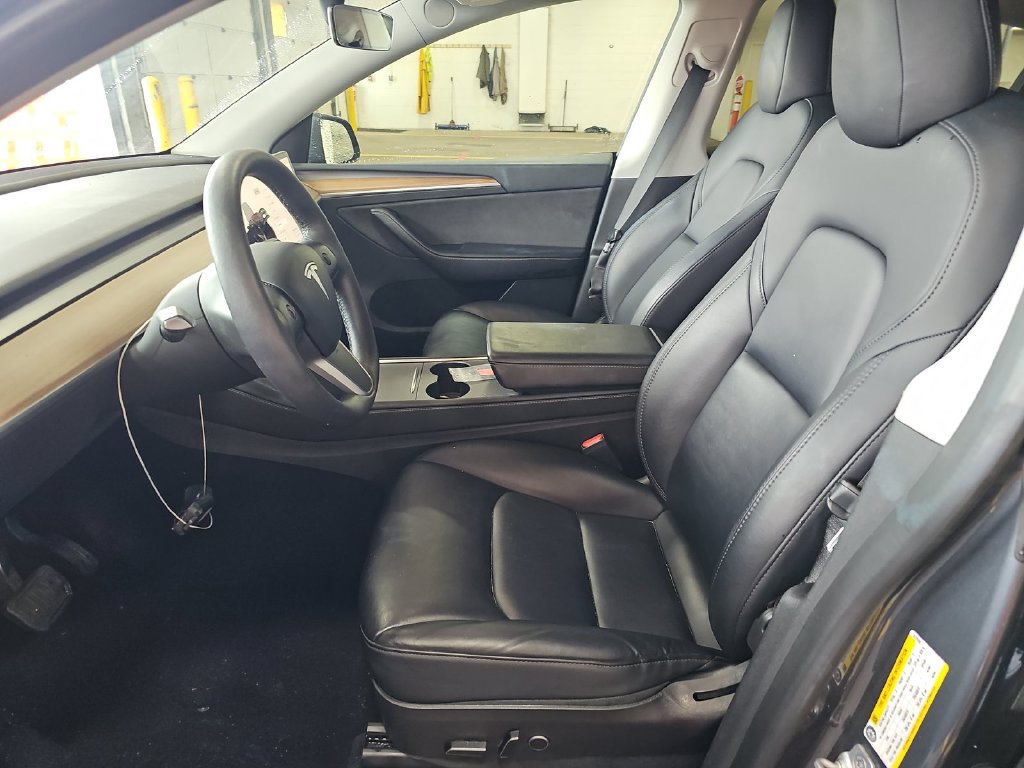 Used 2023 Tesla Model Y Long Range AWD/4WD image 2