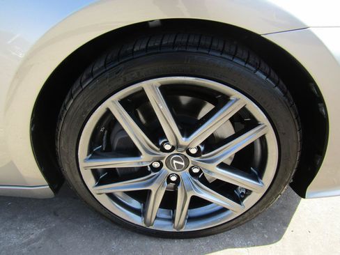 Used 2016 Lexus IS 200t RWD image 7