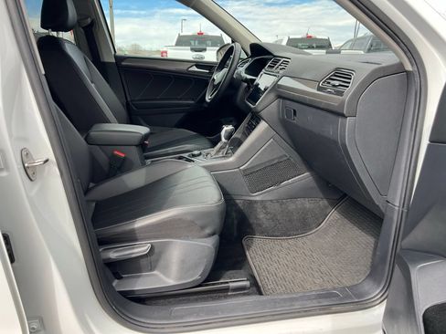 Used 2024 Volkswagen Tiguan SE AWD/4WD image 14