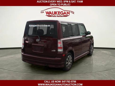 Used 2006 Scion xB FWD image 5