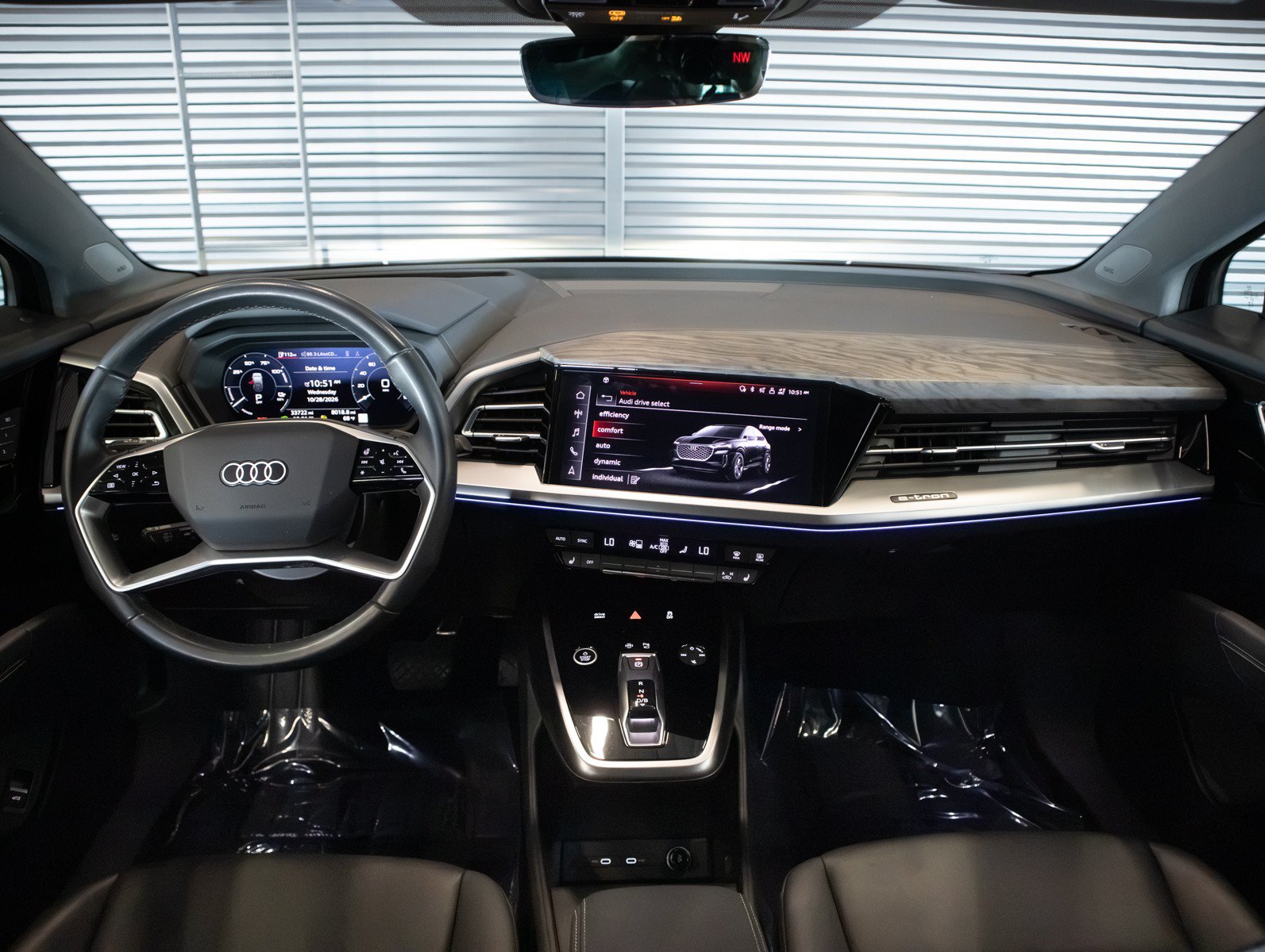 Used 2023 Audi Q4 e-tron Prestige AWD/4WD image 8