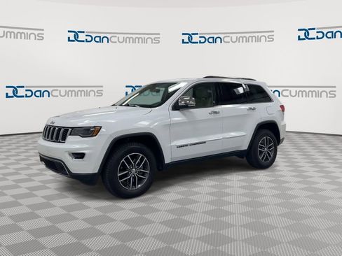Used 2018 Jeep Grand Cherokee Limited w/ Luxury Group II image 4