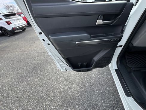 Used 2024 Toyota Tacoma TRD Sport image 21