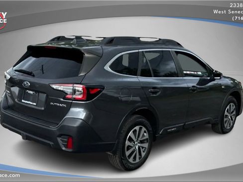 Used 2021 Subaru Outback Premium image 5