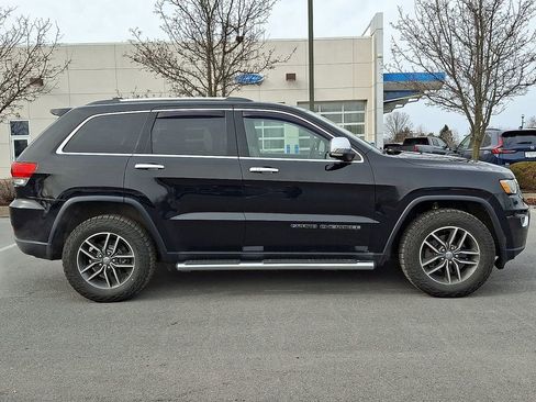 Used 2018 Jeep Grand Cherokee Limited w/ Mopar Chrome Edition Group image 10