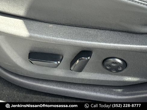 Used 2024 Nissan Ariya AWD image 33