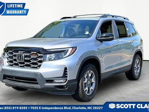 Used 2023 Honda Passport TrailSport image 3