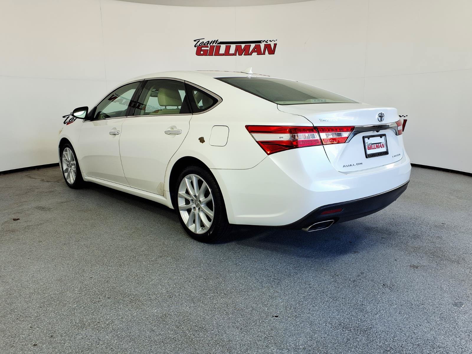 Used 2013 Toyota Avalon Limited FWD image 9