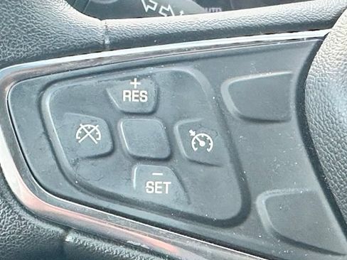Used 2018 Chevrolet Malibu LT FWD image 9