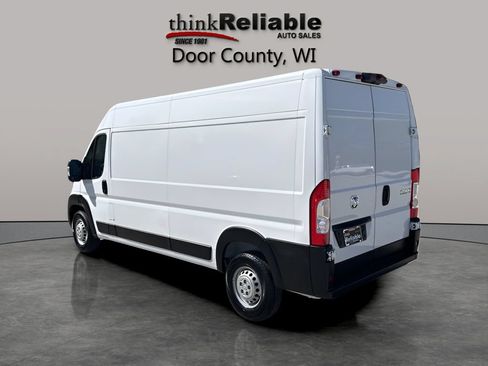 Used 2024 RAM ProMaster 2500 w/ Convenience Group FWD image 3