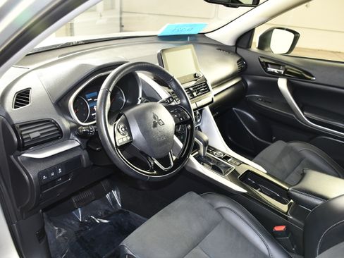 Used 2024 Mitsubishi Eclipse Cross SE AWD/4WD image 2