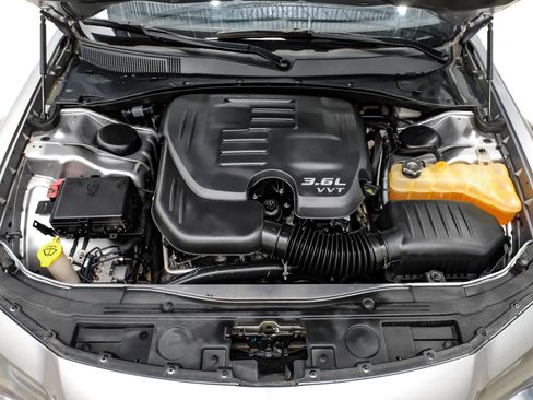 Used 2018 Chrysler 300 S AWD/4WD image 48