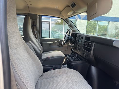 Used 2023 Chevrolet Express 3500 LS RWD image 9
