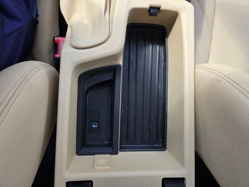 Used 2018 BMW 320i Sedan w/ Convenience Package image 32