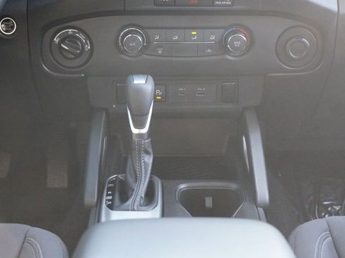 Used 2024 Nissan Frontier SV w/ Technology Package image 32