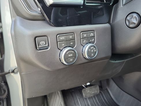 New 2026 GMC Sierra 1500 SLT image 16