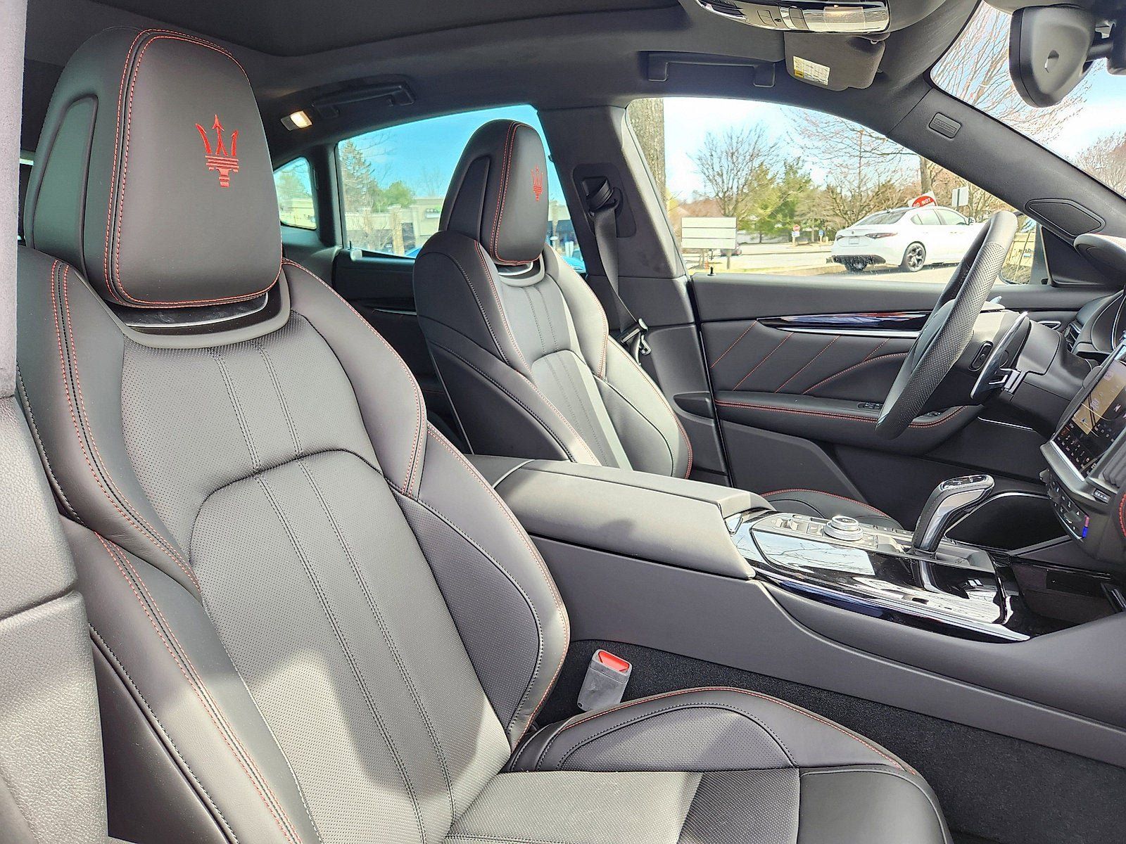Used 2024 Maserati Levante GT Ultima AWD/4WD image 10