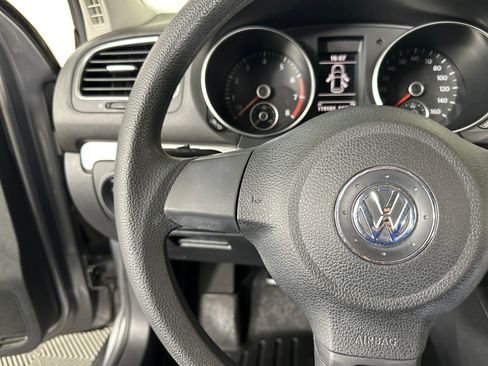 Used 2013 Volkswagen Golf 2.5L Hatchback 4D image 37