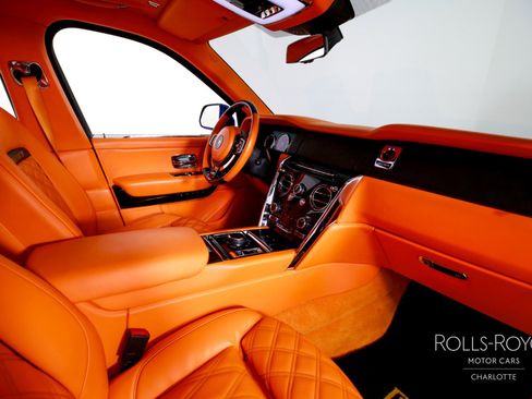 Used 2019 Rolls-Royce Cullinan image 32