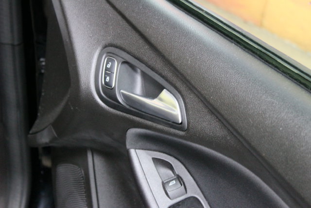 Used 2016 Ford Focus SE FWD image 11