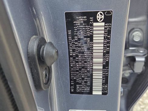 Used 2025 Toyota Corolla LE image 7