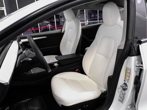 Used 2023 Tesla Model 3 Standard Range image 30