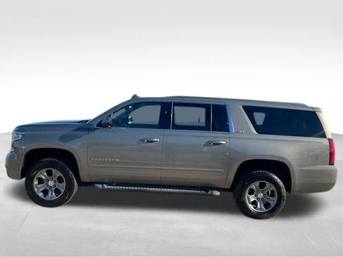 Used 2017 Chevrolet Suburban LT image 6