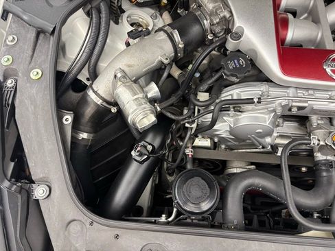 Used 2017 Nissan GT-R Premium w/ Premium Interior Package image 59