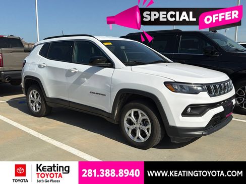 Used 2024 Jeep Compass Latitude AWD/4WD image 1