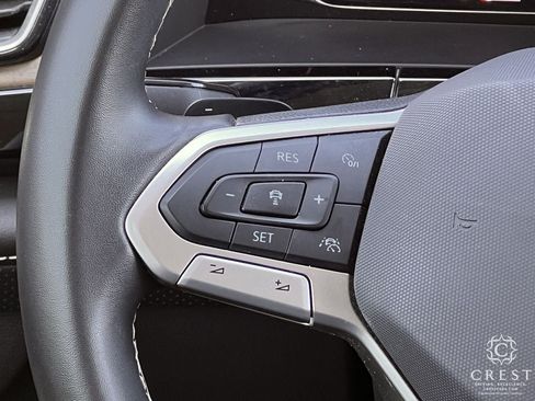 Used 2024 Volkswagen Atlas SE FWD image 12