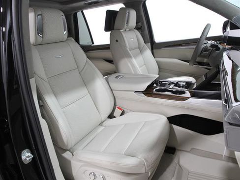 New 2025 Cadillac Escalade Premium Luxury Platinum w/ LPO, Floor Liner Package image 19