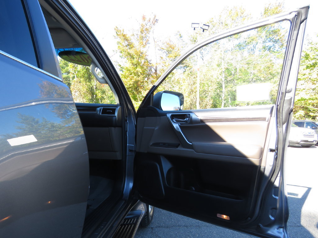 Used 2022 Lexus GX 460 Premium w/ Premium Plus Package AWD/4WD image 12
