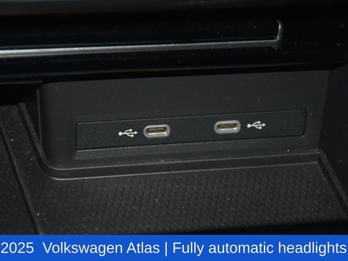 Used 2025 Volkswagen Atlas SE FWD image 21