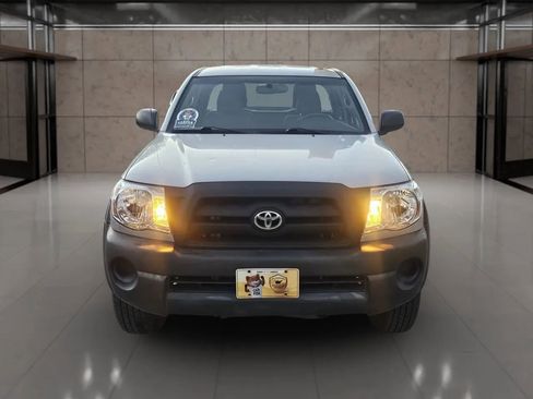 Used 2010 Toyota Tacoma PreRunner image 3